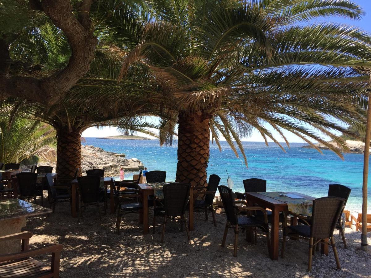 Rooms By The Sea Hvar - 8785 ฮวาร์ ภายนอก รูปภาพ