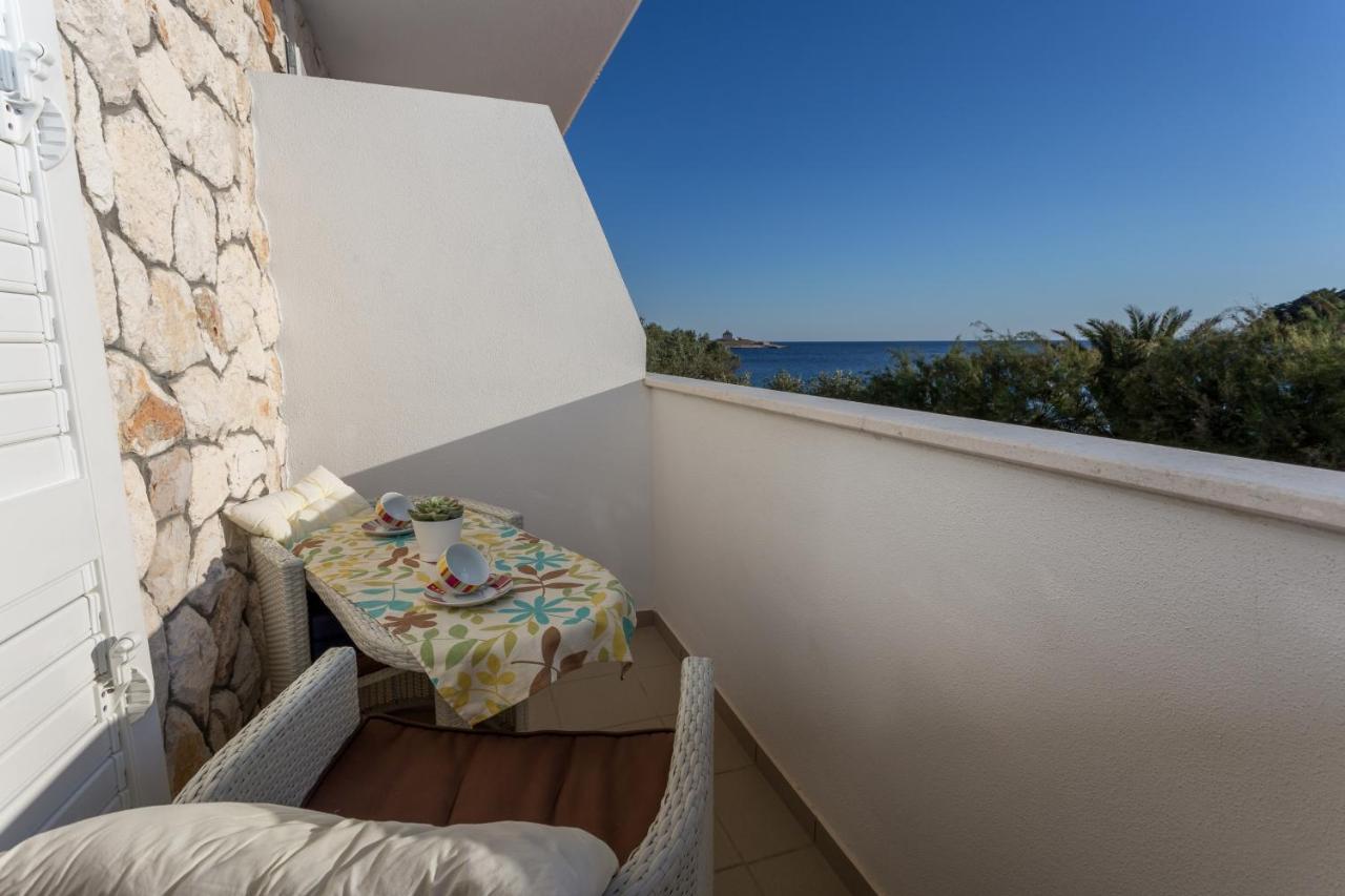 Rooms By The Sea Hvar - 8785 ฮวาร์ ภายนอก รูปภาพ