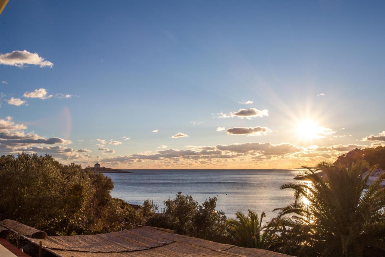Rooms By The Sea Hvar - 8785 ฮวาร์ ภายนอก รูปภาพ