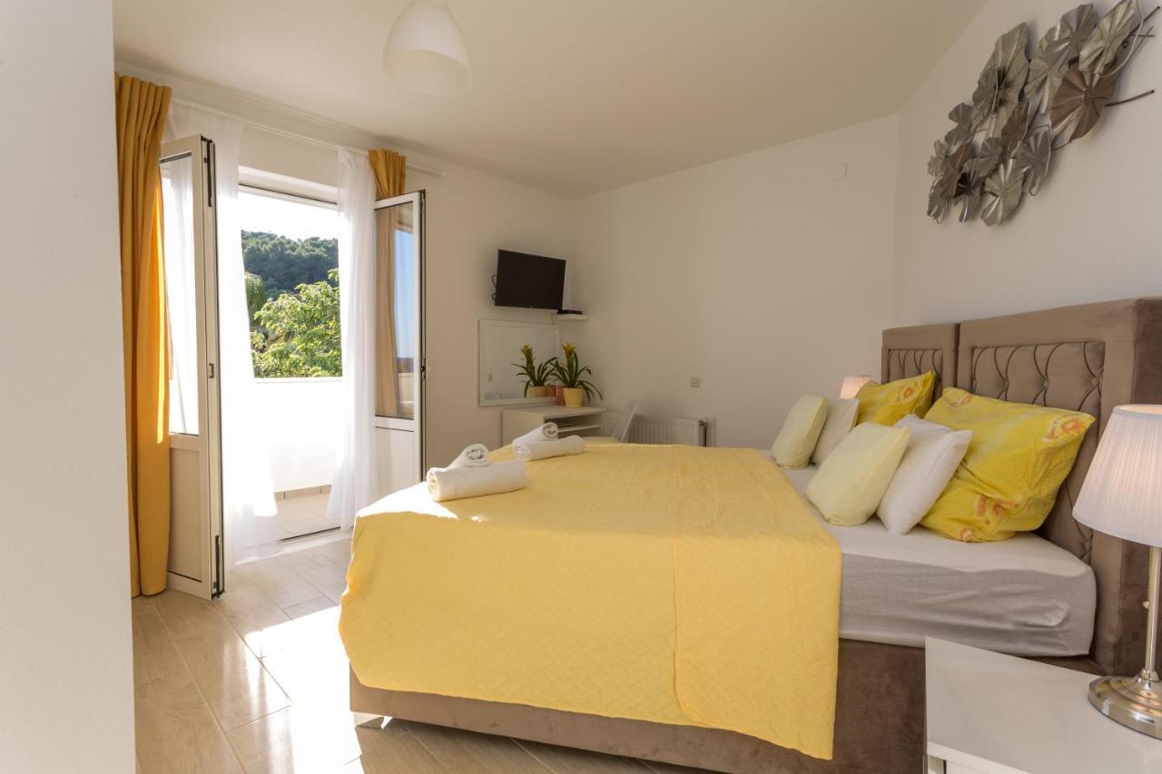 Rooms By The Sea Hvar - 8785 ฮวาร์ ภายนอก รูปภาพ