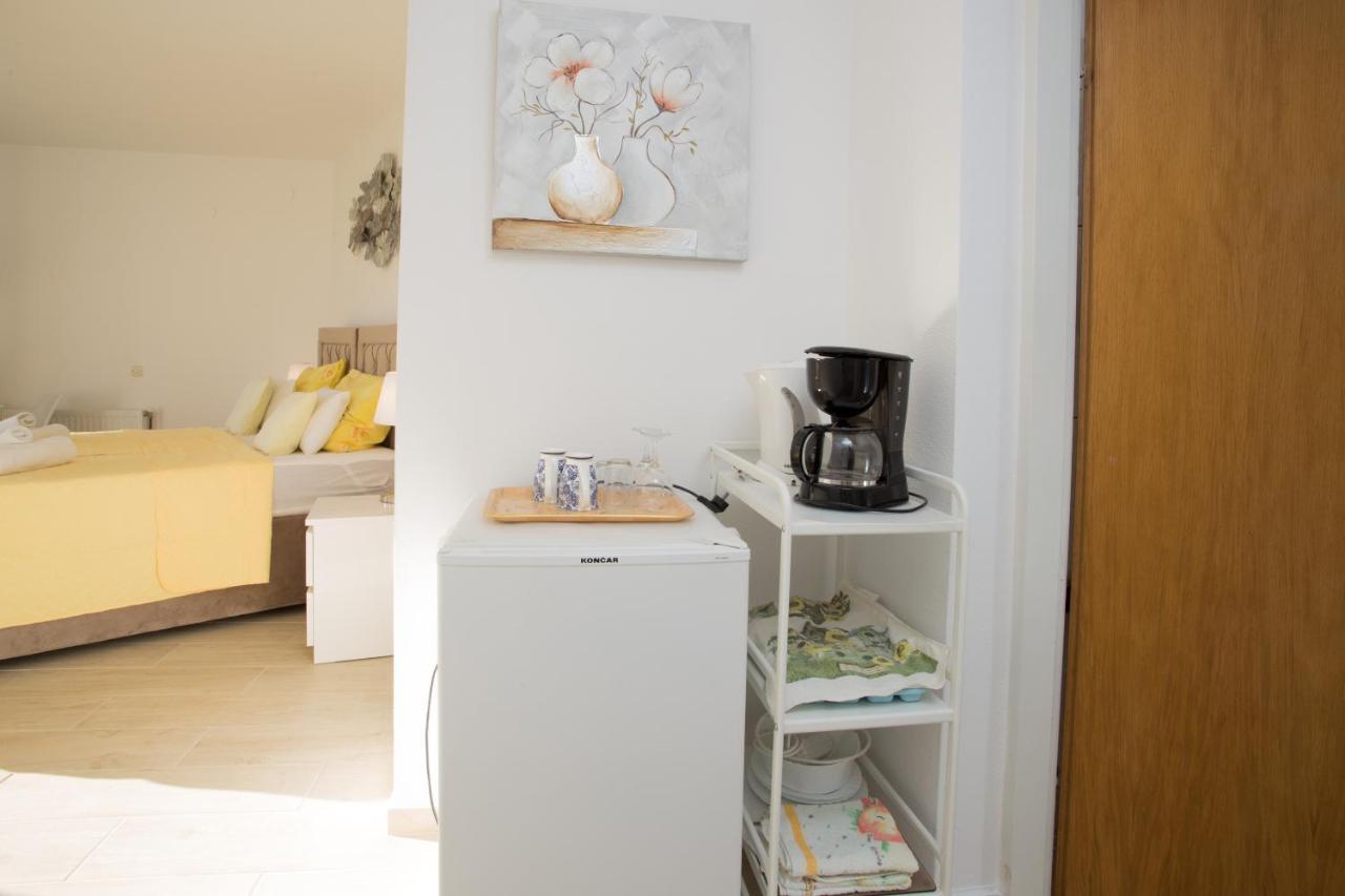 Rooms By The Sea Hvar - 8785 ฮวาร์ ภายนอก รูปภาพ