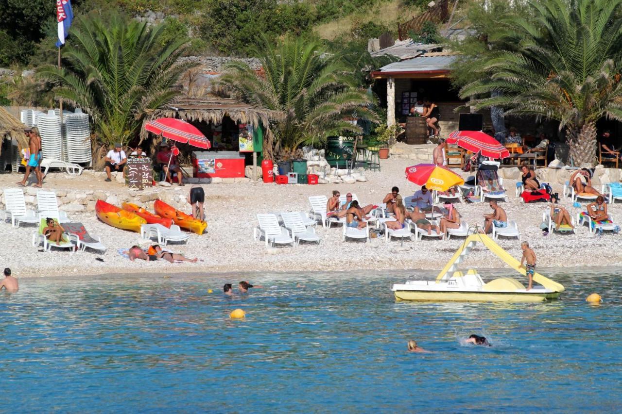 Rooms By The Sea Hvar - 8785 ฮวาร์ ภายนอก รูปภาพ